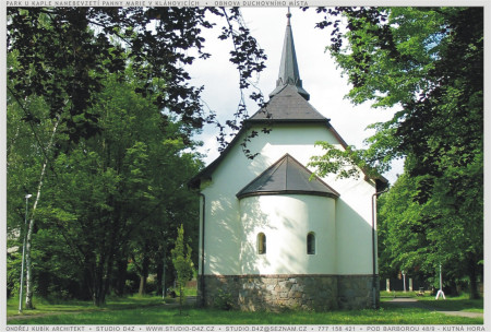 PARK U KAPLE v Klánovicích | Pohled na zadní fasádu s apsidou.